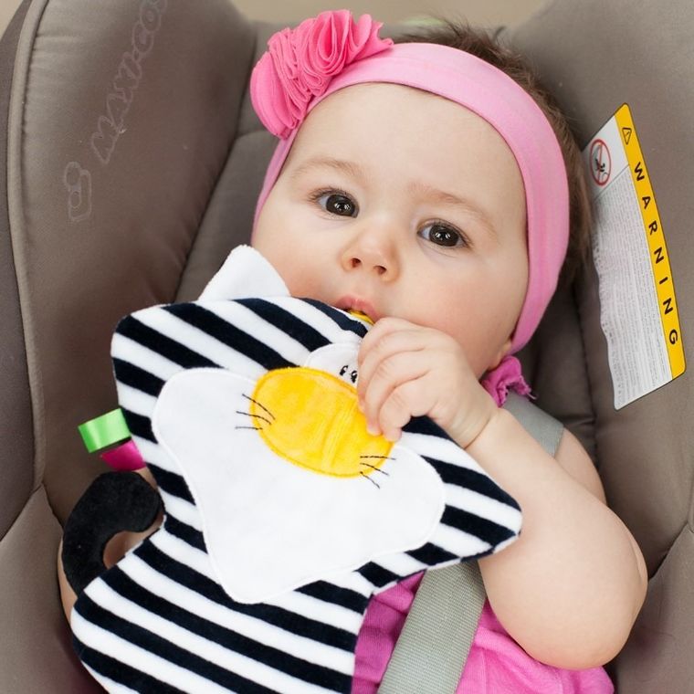 Mom's Care, pisica in dungi, jucarie senzoriala contrastanta cu agatatoare