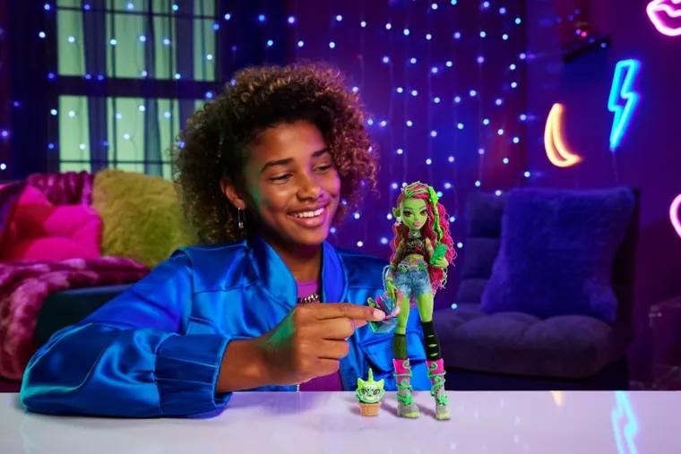 Monster High, Venus McFlytrap, papusa cu accesorii
