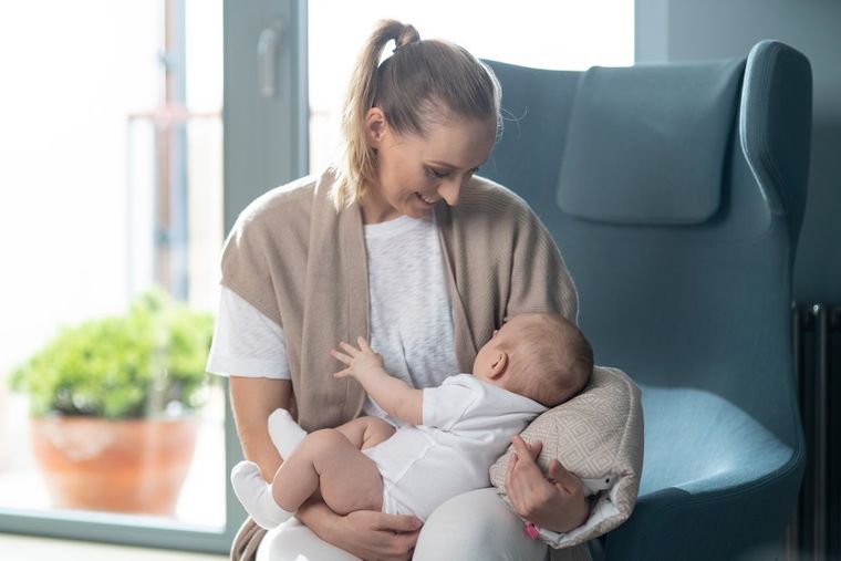 Motherhood, Manson de alaptare, Pink Squares