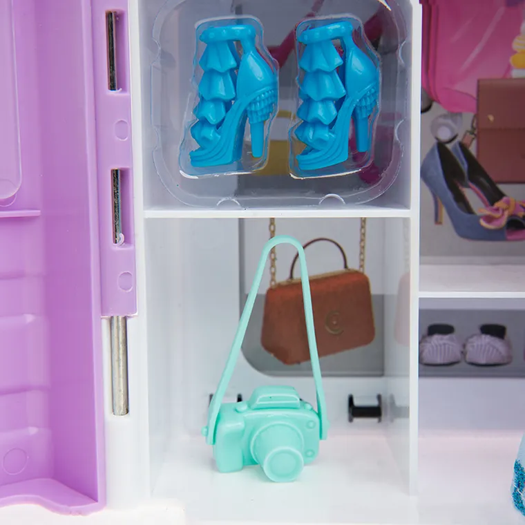 Smiki, Viki, dulap pentru papusi, hainute si accesorii