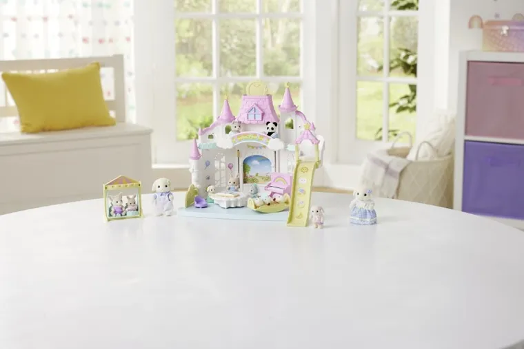 Sylvanian Families, Gradinita colorata, set cu figurine, 5743