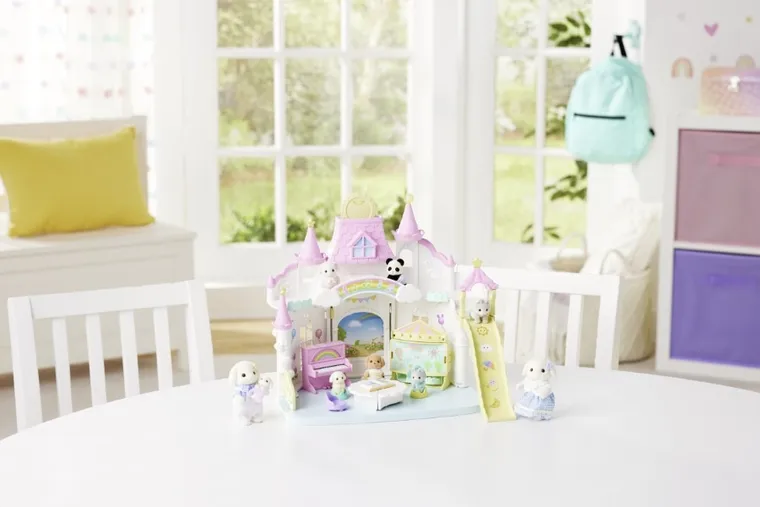 Sylvanian Families, Gradinita colorata, set cu figurine, 5743