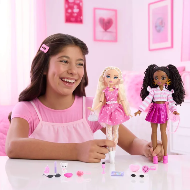 Barbie, Dream Besties, bruneta in fusta roz, papusa si accesorii