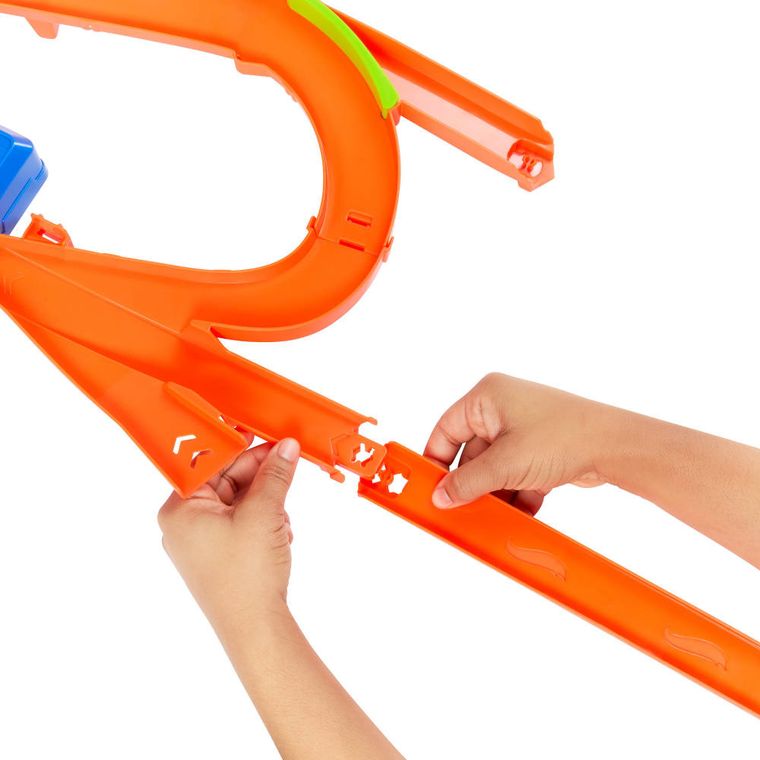 Hot Wheels, The Hot Ones, Mid Air Crash, set de joaca cu 1 masina
