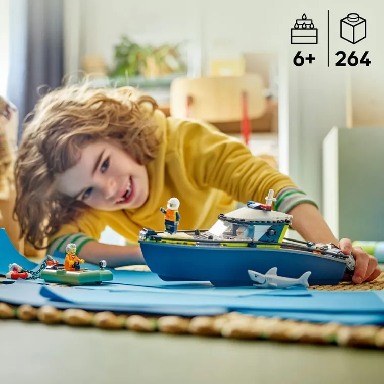 LEGO City, Urmarire cu barca de politie, 60456