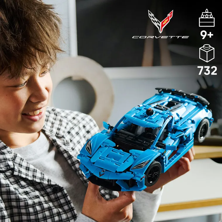 LEGO Technic, Chevrolet Corvette Stingray albastru, 42217
