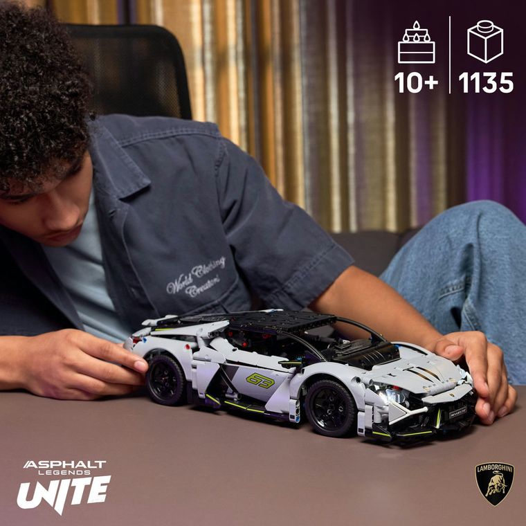 LEGO Technic, Supermasina sport Lamborghini Revuelto, 42214