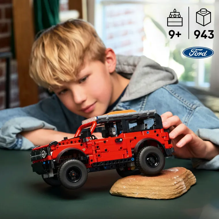 LEGO Technic, SUV Ford Bronco, 42213