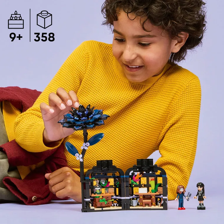 LEGO Wednesday, Floare de dalie neagra, 76784