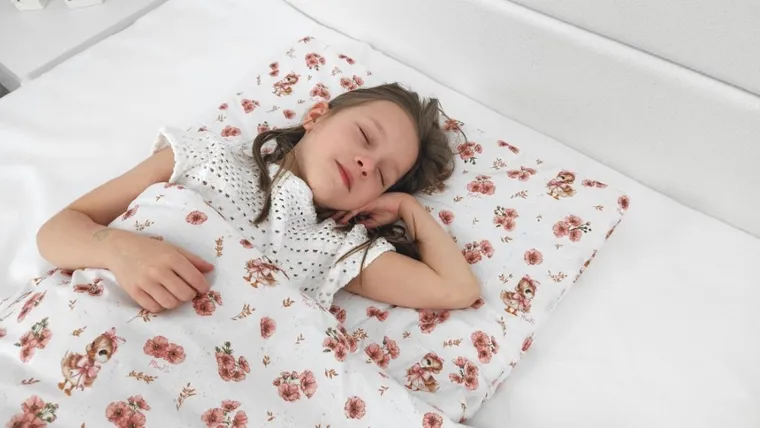 MimiNu, Ratuci, set lenjerie de pat single cu umplutura, roz, 135-100 cm