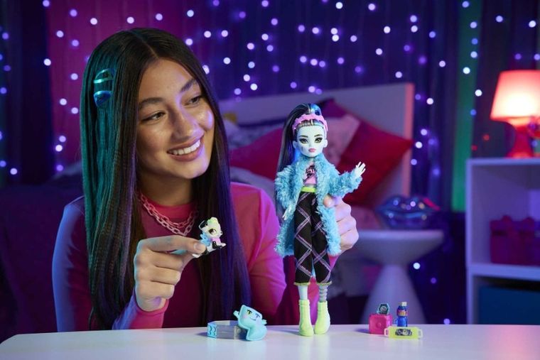 Monster High, Pijama Party, papusa Frankie cu accesorii