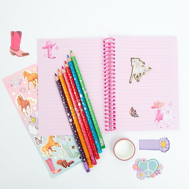Smiki, Caluti, jurnal cu accesorii