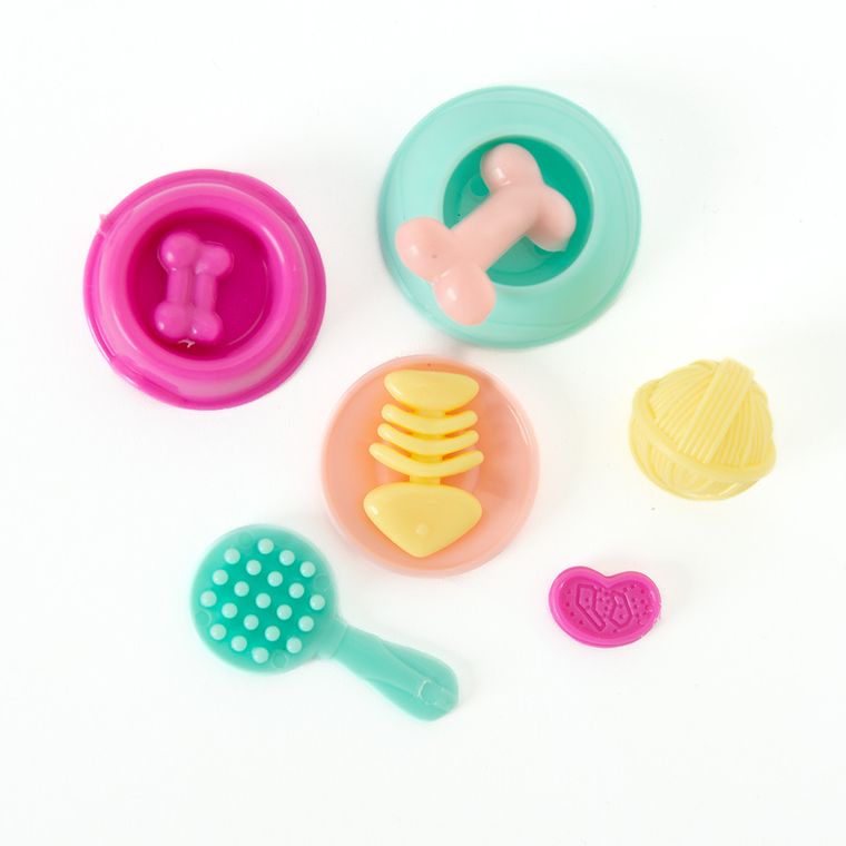 Smiki, Lili, papusa mica si catelusi, set cu accesorii