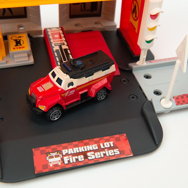 Smiki, Pompieri, parcare cu 2 vehicule, set