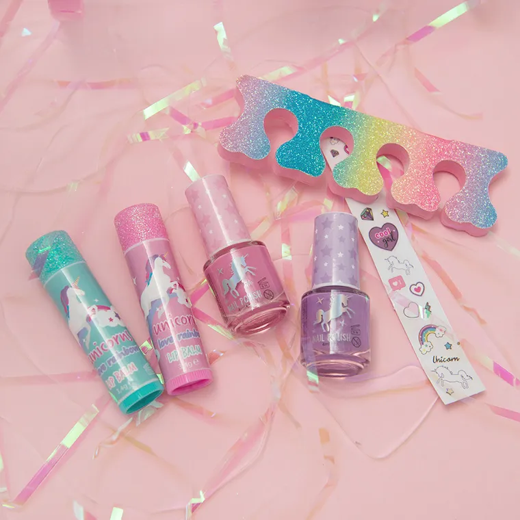 Smiki, set cosmetice in pahar