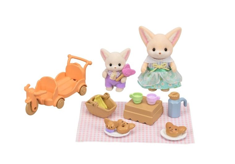 Sylvanian Families, Vulpitele Fenec la picnic, figurine cu accesorii, 5698