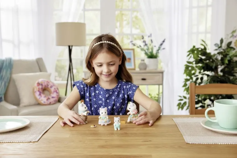 Sylvanian Families, Familia de pisicute, set de figurine, 5738
