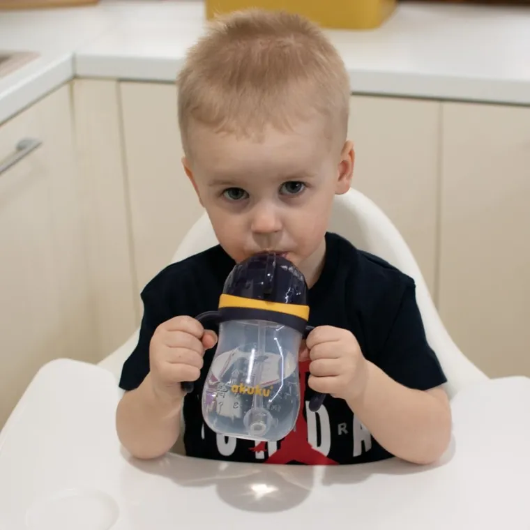 Akuku, cana cu pai din silicon si supapa mobila, 280 ml, albastru-galben