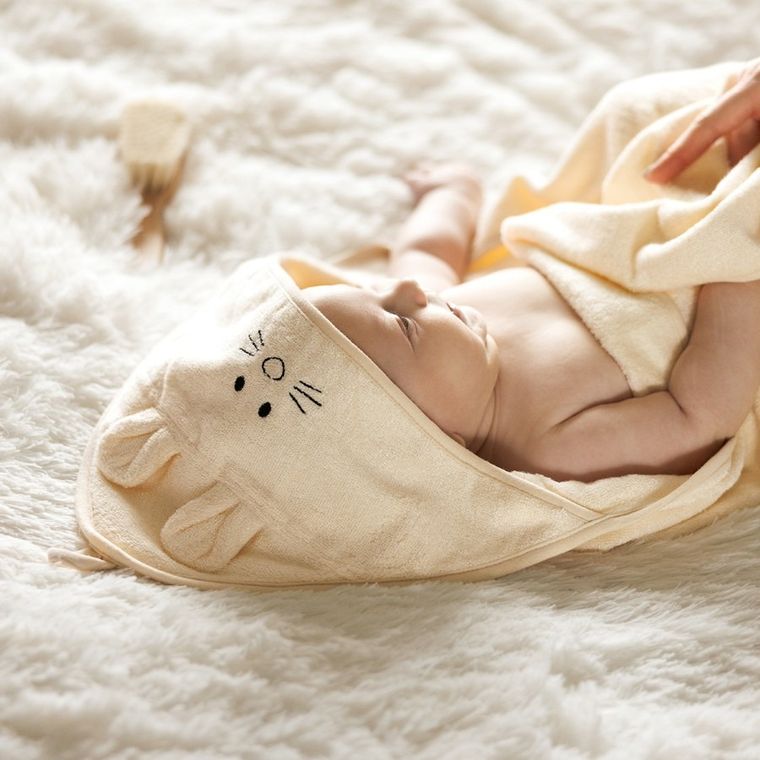 BabyOno, Halat de baie din bambus cu gluga, crem, 100-100 cm