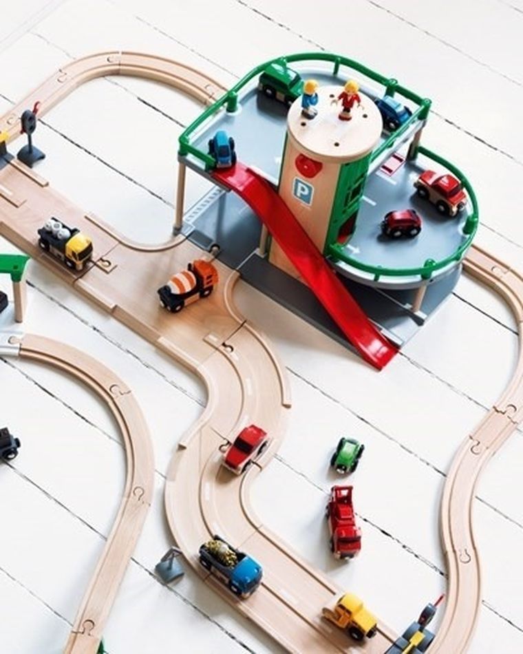 Brio World, Parcare pe trei niveluri, jucarie din lemn