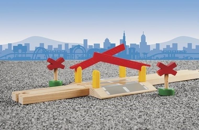 Brio World, Trecere de cale ferata, jucarie din lemn