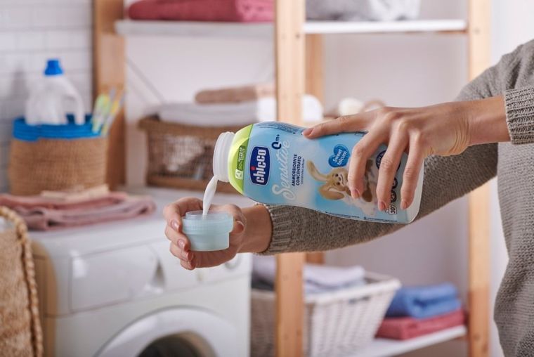 Chicco, Sweet Talcum, lichid inmuiere si clatire pentru imbracaminte pentru copii, 750 ml