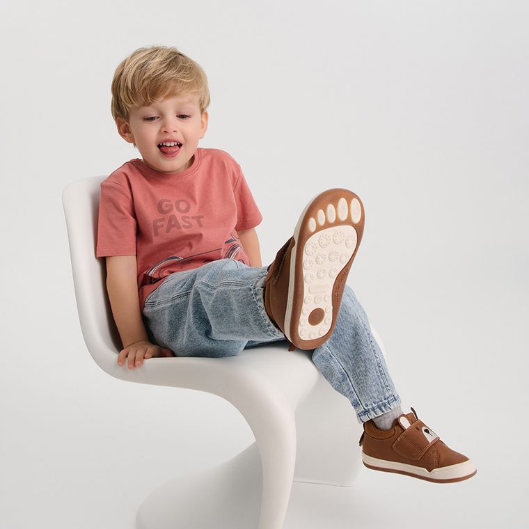 Cool Club, Pantofi sport pentru baieti, maro, parfumati, brant din piele, talpa Barefoot