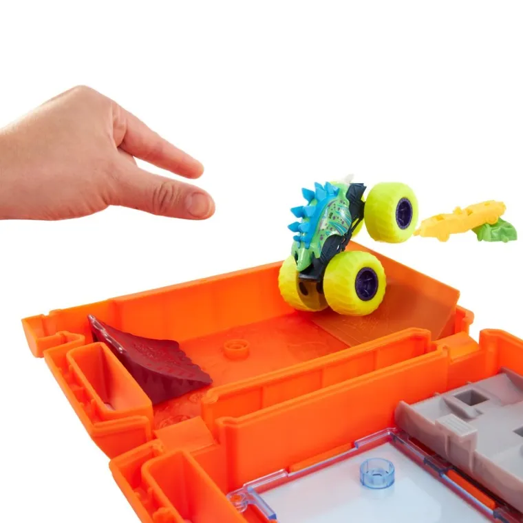 Hot Wheels, Monster Trucks, Fuel 'n Go, set de joaca cu masina