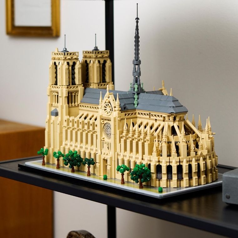 LEGO Architecture, Notre-Dame de Paris, 21061