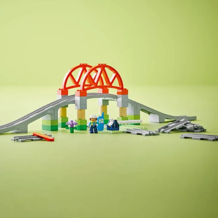LEGO DUPLO, Set de extindere Pod si sine de cale ferata, 10426