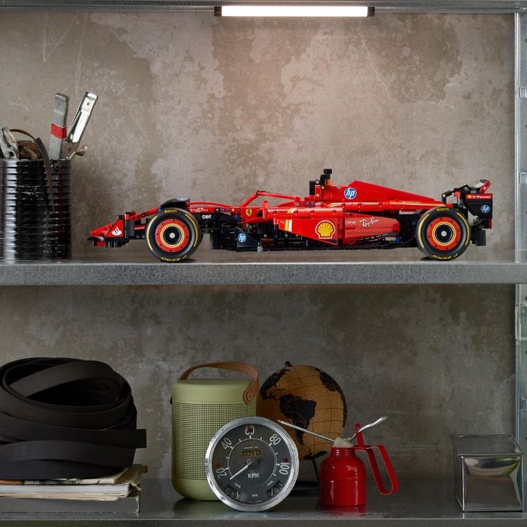 LEGO Technic, Masina F1 Ferrari SF-24, 42207