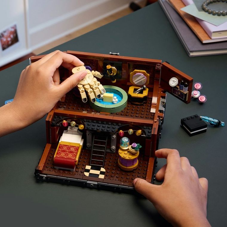 LEGO Wednesday, Apartamentul lui Mana, 76785