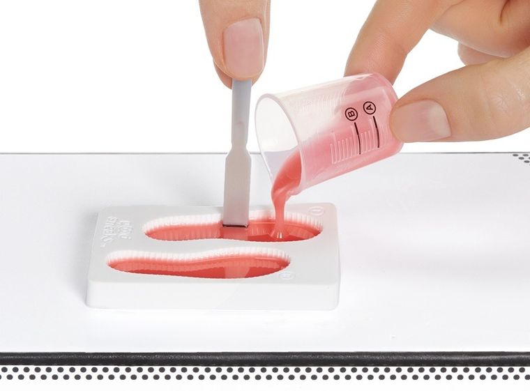 MGA's Miniverse, Make It Mini, Sneakers, bila surpriza