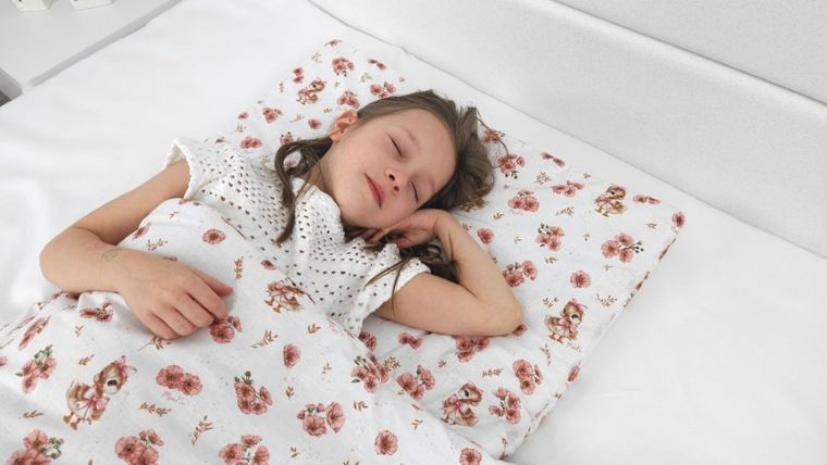 MimiNu, Ratuci, set lenjerie de pat single cu umplutura, roz, 120-90 cm