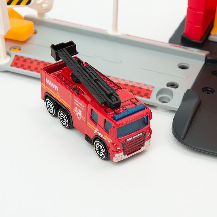 Smiki, Pompieri, parcare cu 2 vehicule, set