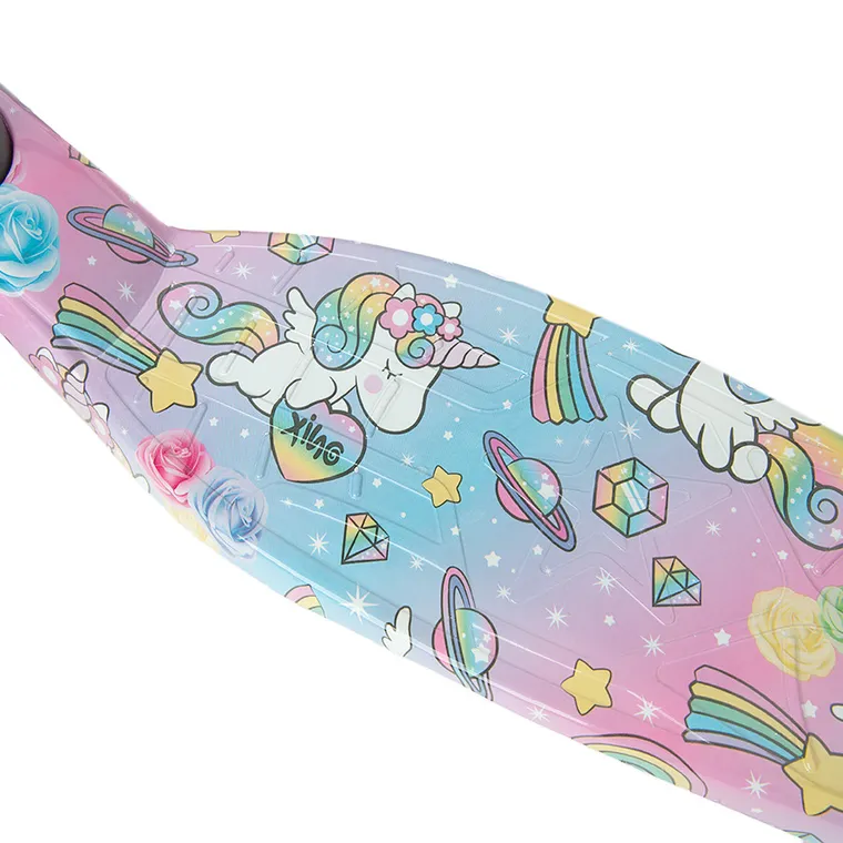 Smiki, trotineta cu trei roti si lumini LED, unicorni