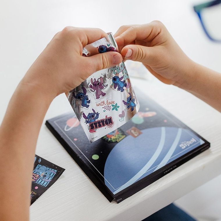 Totum, Lilo si Stitch, set de stickere cu imagine de fundal