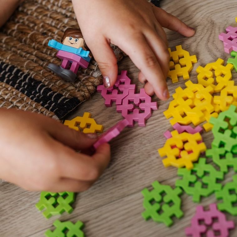 Trefl, Connect, Basic Girl, set de constructie, 70 piese, 61982