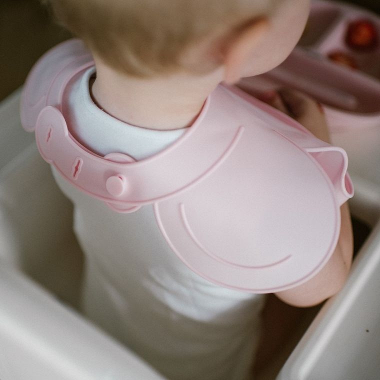 BabyOno, Baveta din silicon cu inchidere reglabila, roz