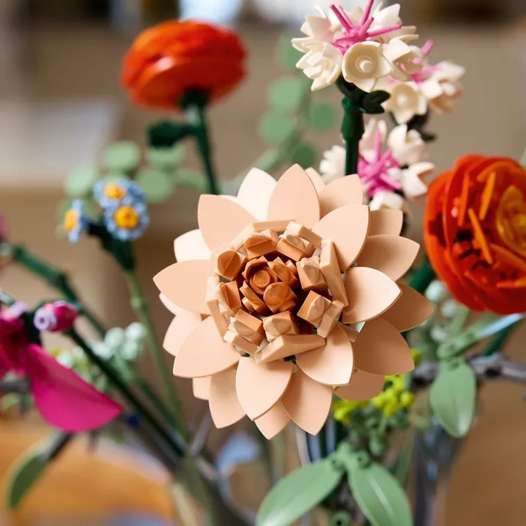 LEGO Botanicals, Frumos buchet de flori roz, 10342