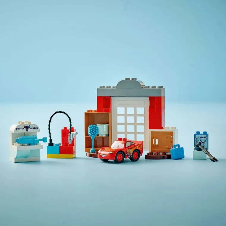 LEGO DUPLO Disney, Vizita lui McQueen la garajul lui Doc, 10456