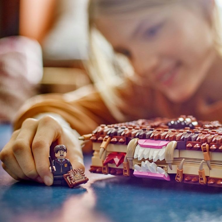 LEGO Harry Potter TM, Cartea monstrilor Colti de monstru, 76449