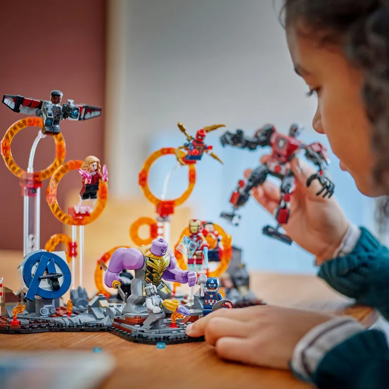 LEGO Super Heroes, Razbunatorii: Sfarsitul jocului Batalia finala, 76323