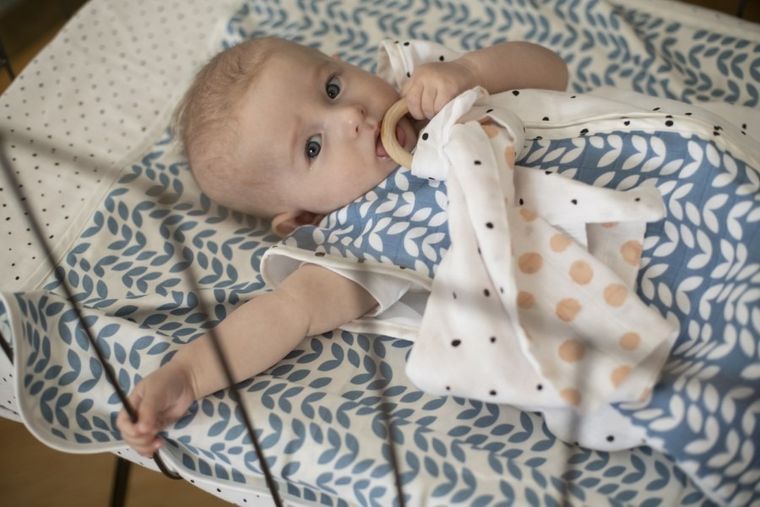 Motherhood, Puncte Roz, patura din bumbac, cu doua fete, 80-100 cm