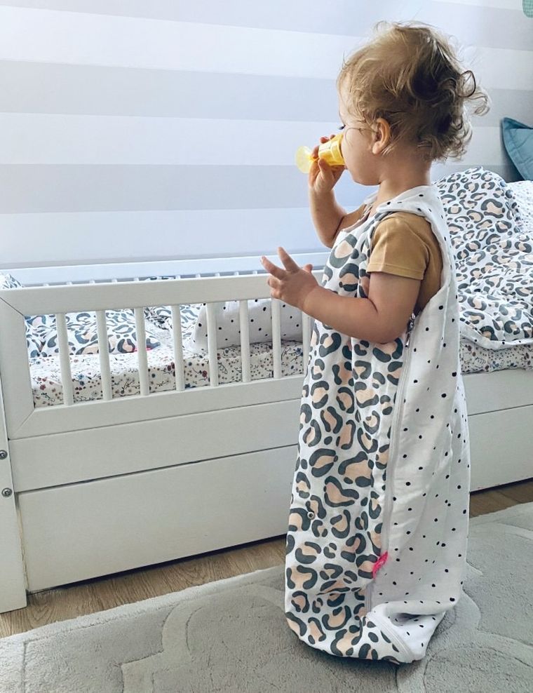 Motherhood, Zip-A-Round Sac de dormit din muselina 2in1 (3-18 luni), Blue Leopardus