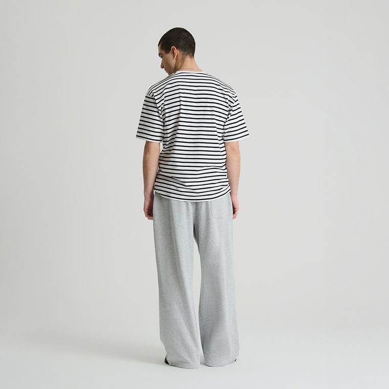 Pantaloni de trening gri cu croiala baggy NOWEAR