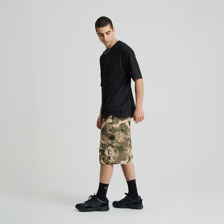 Pantaloni scurti cu model camuflaj si croiala baggy unisex NOWEAR