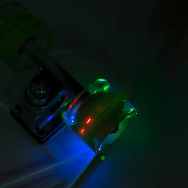 Smiki, Game, placa de skateboard cu maner si roti LED