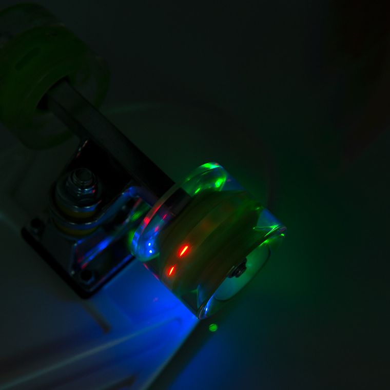 Smiki, placa skateboard tip fish cu roti LED, lila