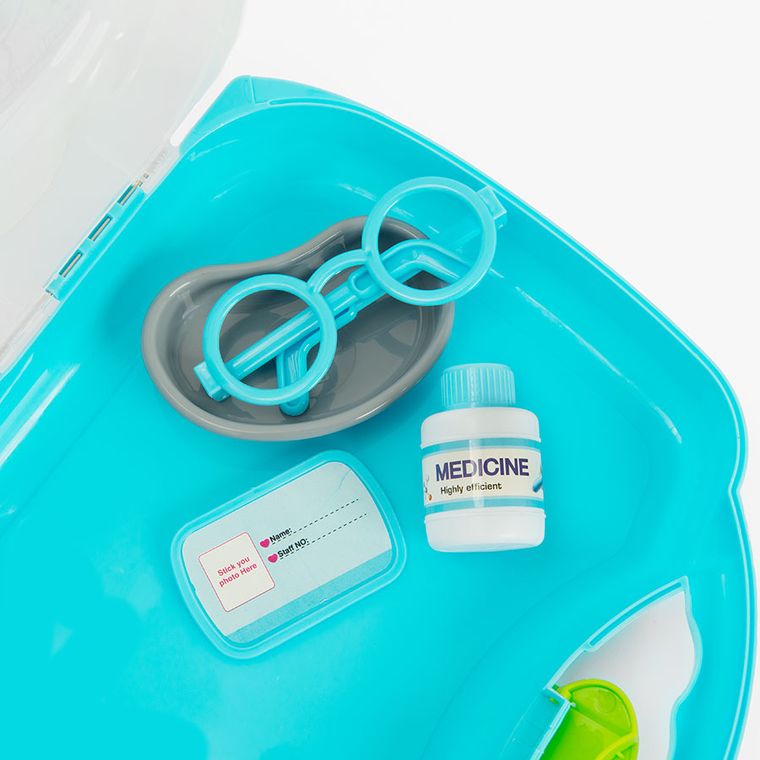 Smiki, set trusa medicala, 18 elemente